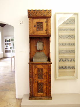 old German stand for washing fingers